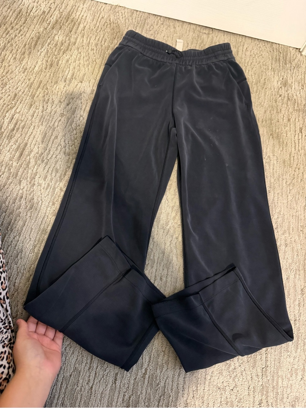 lululemon athletica Black Bucket Hat flaw on leg (stain) and small hole shown